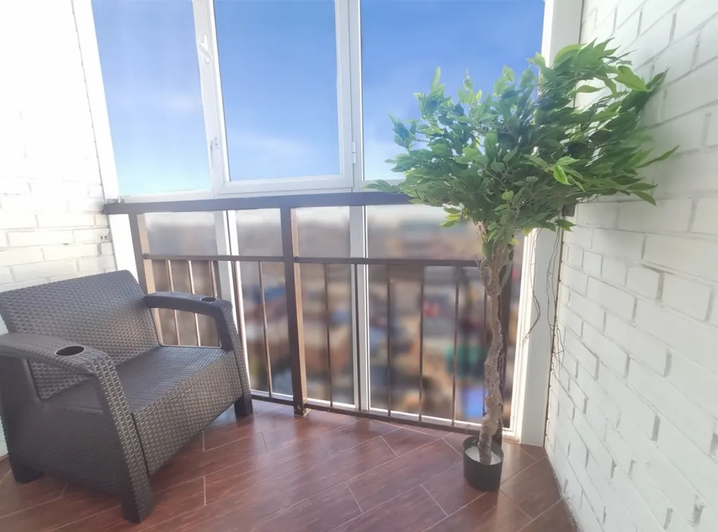 Студия с камином и джакузи