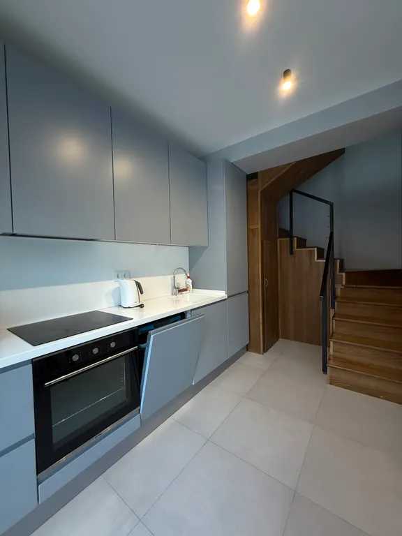 Двухуровневая просторная квартира в п.Эсто-Садок (к.Красная Поляна)