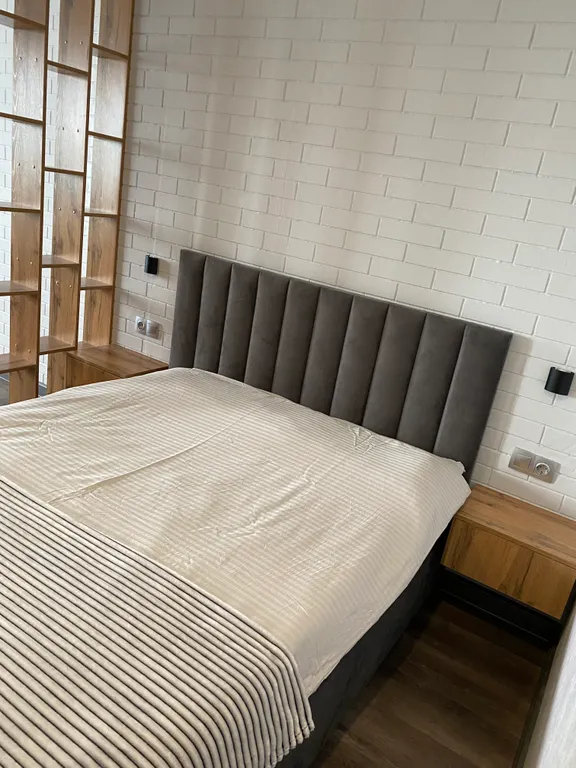 Стильная, просторная студия 50 оттенков серого