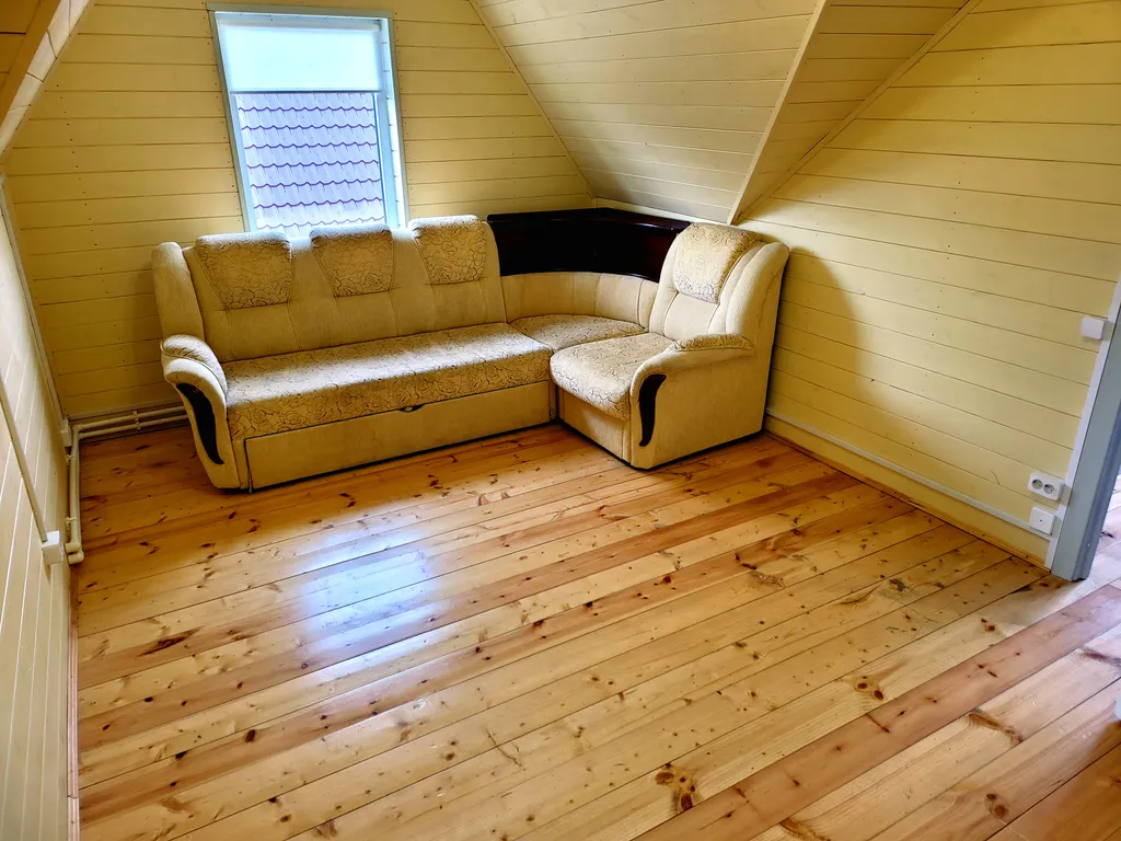 Дом с баней для большой семьи или дружной компании рядом с озером.