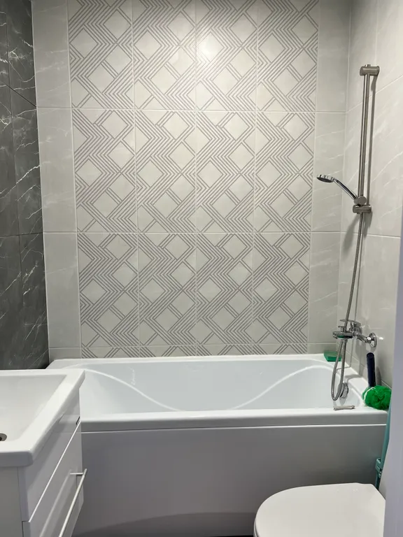 Уютная студия с видом на бассейн и можжевеловый лес