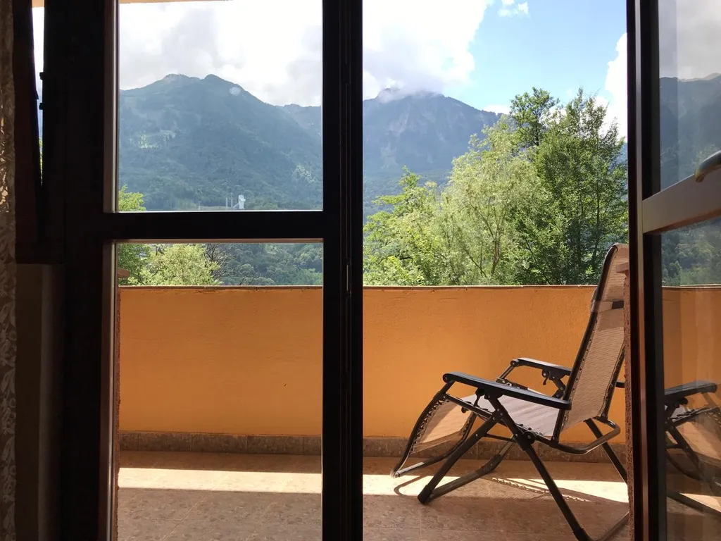 Двухуровневая квартира с великолепным видом в Красной Поляне