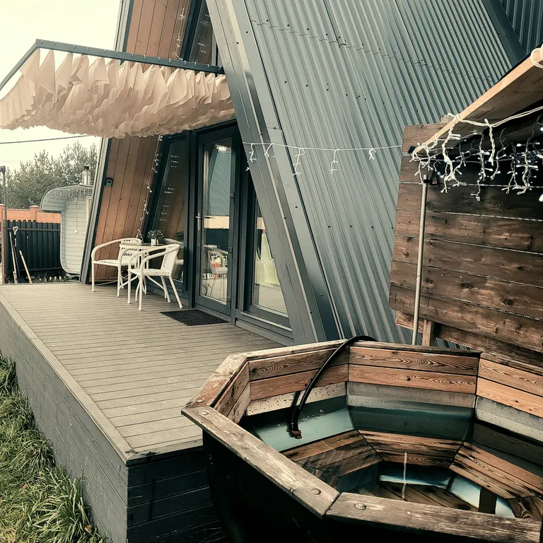 Уютный домик в стиле А-фрейм