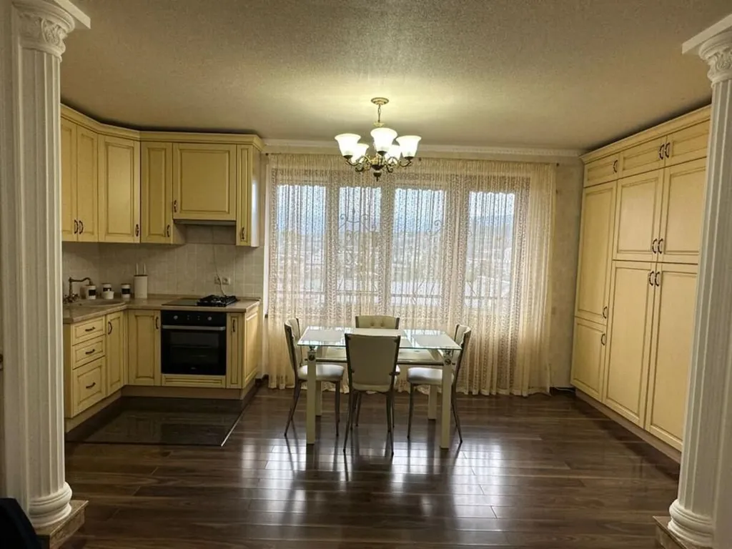 Квартира Просторная квартира в центре города. Море рядом — Сухум