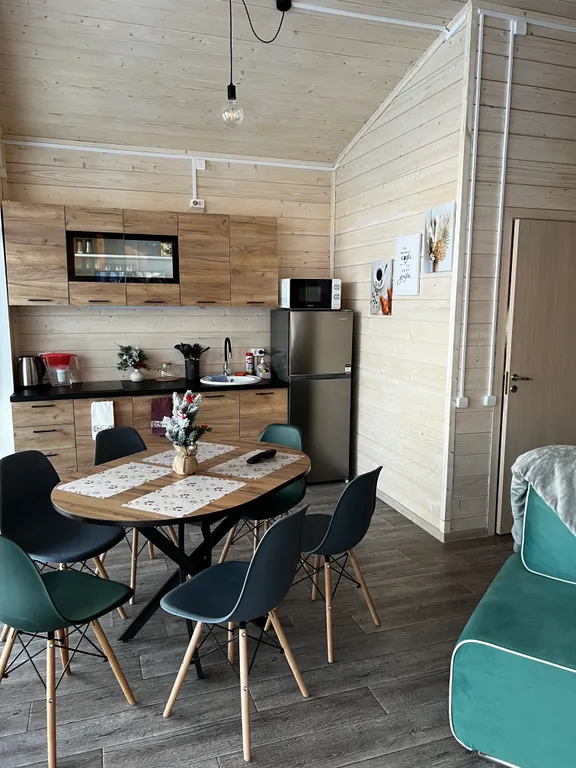 Уютный современный дом рядом с озером