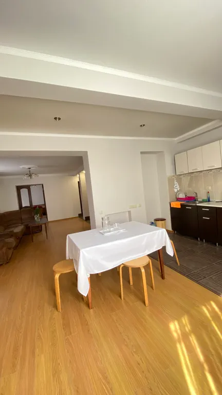 Квартира Просторная трехкомнатная квартира у моря — Сухум