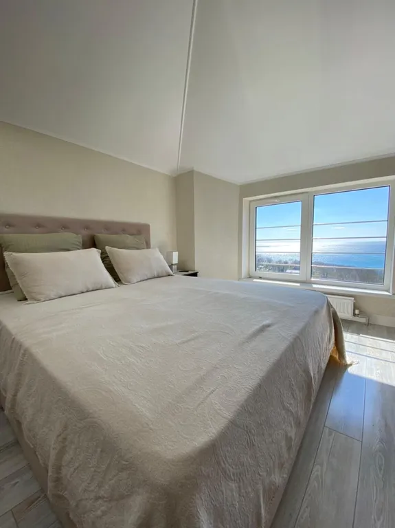 Шикарная мансарда с панорамным видом на море