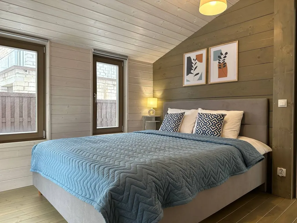 Панорамный дом с камином в престижном поселке