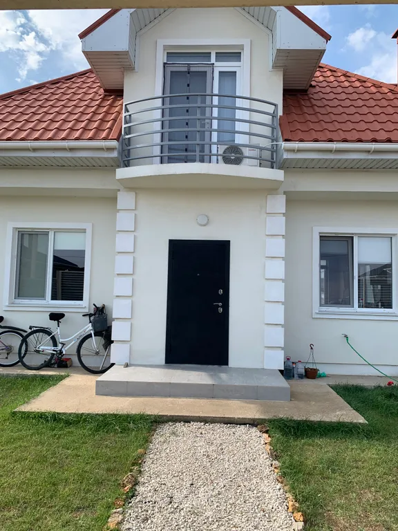 Уютный коттедж в удобной локации — аренда посуточно в Уютное