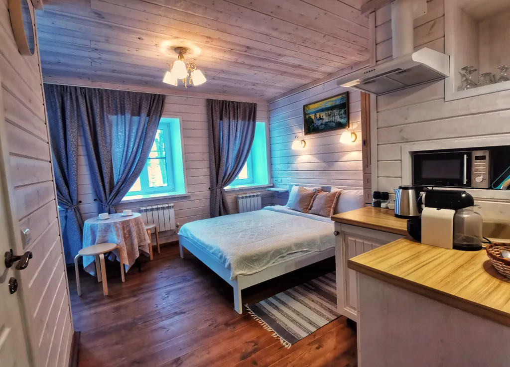 Дом Шемякина студия 3 с видом на Волгу