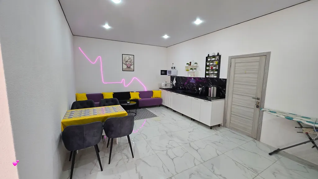 Квартира Квартира Четырёхместный номер в центре города, с зоной отдыха и бассейном — Темрюк