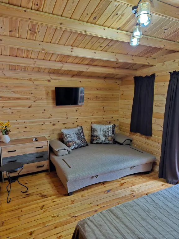 Коттедж Эко домик с парковкой рядом с горной рекой — Гагра