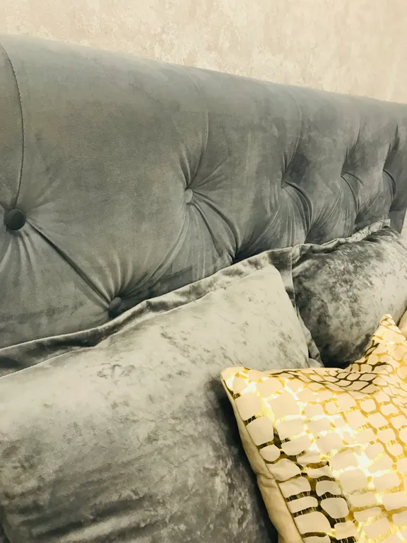 Современная шикарная с новым дизайнерским ремонтом квартира