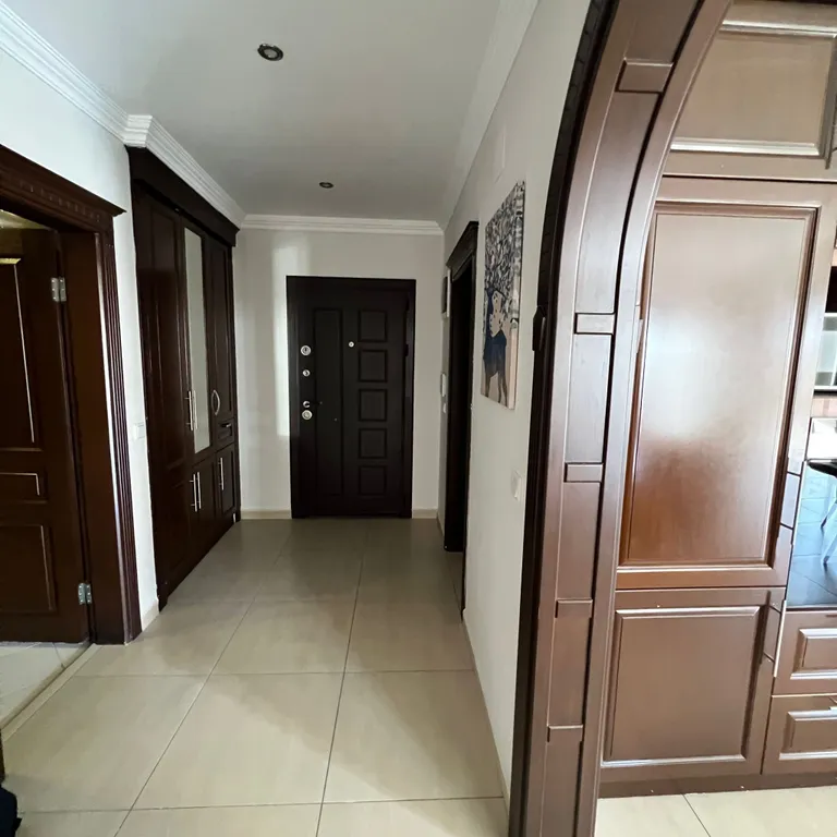 Большая квартира рядом с морем