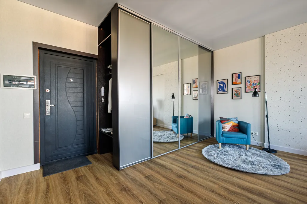 Просторная студия с чудесным видом на речку