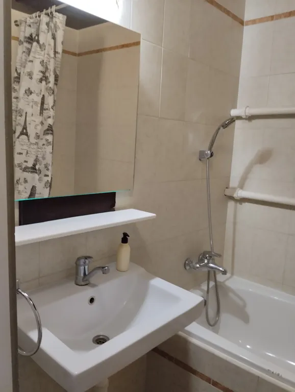 Уютная квартира не далеко от центра города (спальный район)