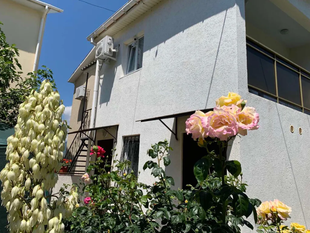 Коттедж MilayDom-2-х этажный 2-х комнатный дом с вашей придомовой территорией — аренда посуточно в Алушта