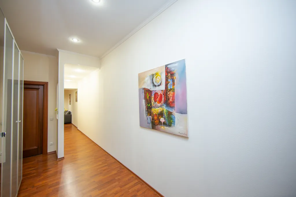 4BR Apartment next to St Isaak Cathedral