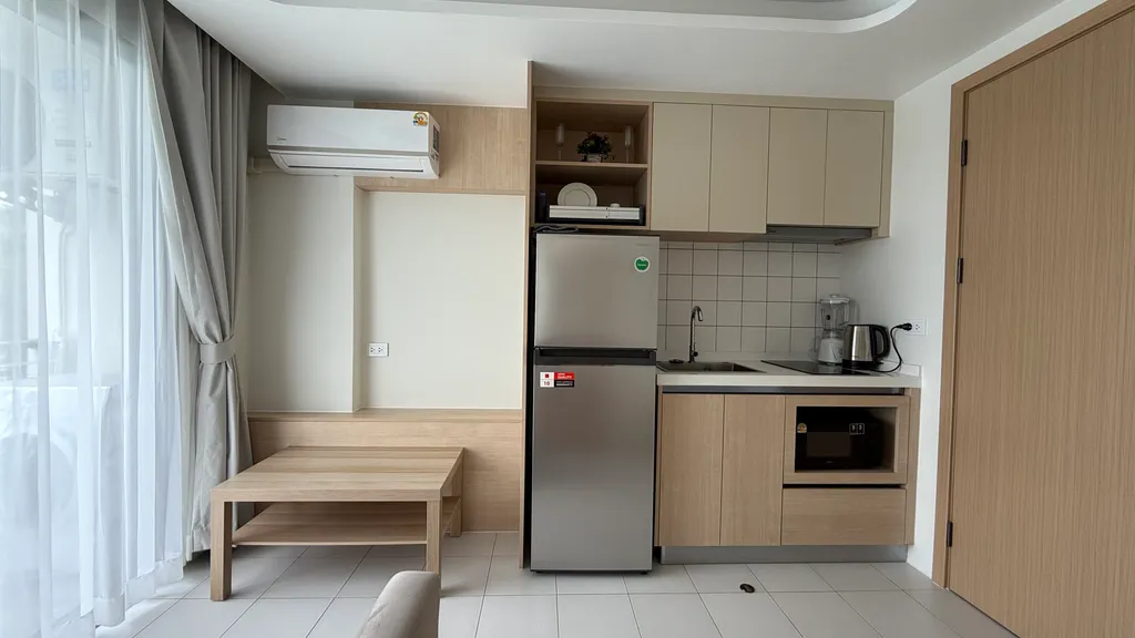 Новая супер однушка с бассейном и морем