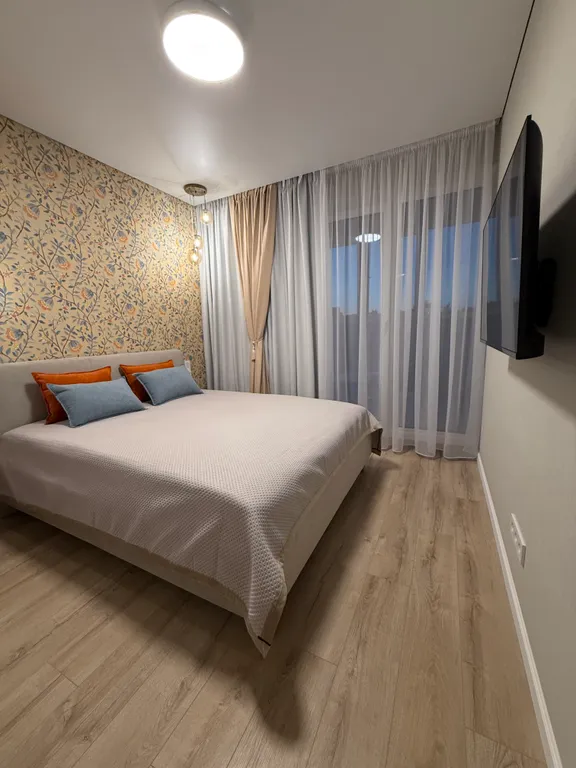 Семейная квартира с дизайнерским ремонтом и прекрасным видом из окон