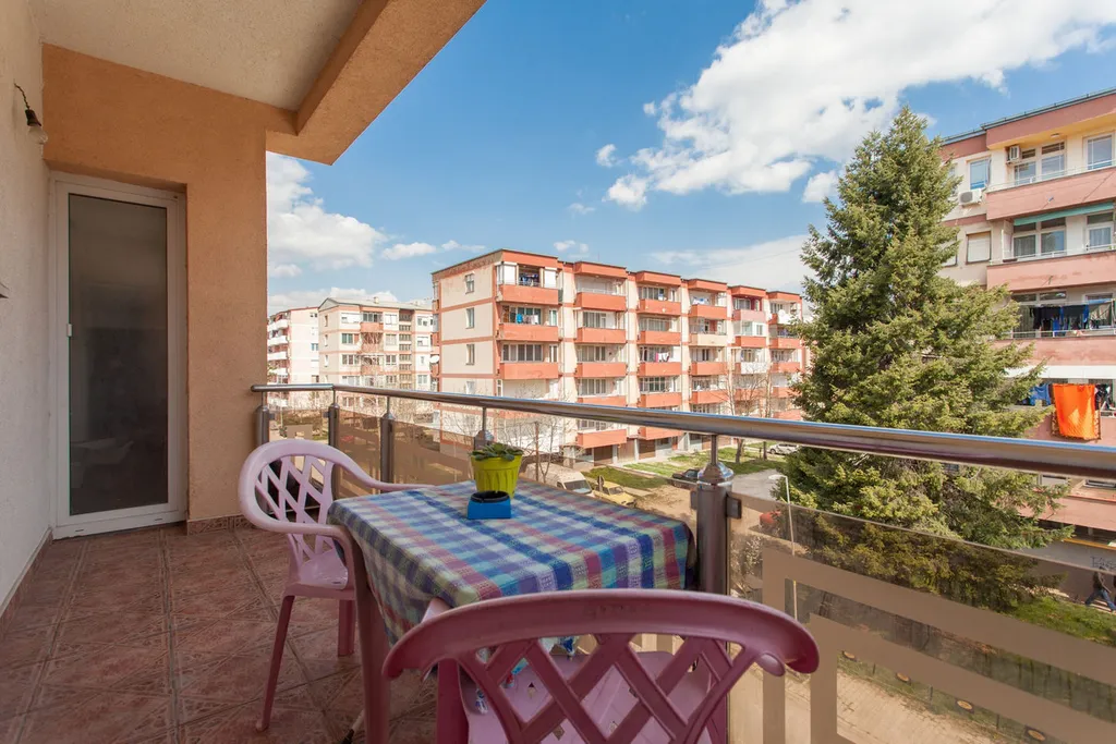 Студия с современным ремонтом