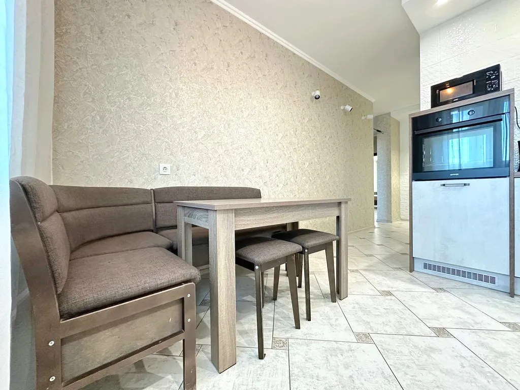 2-комнатная квартира с балконом напротив ЛДК и Кузбасс-Арена