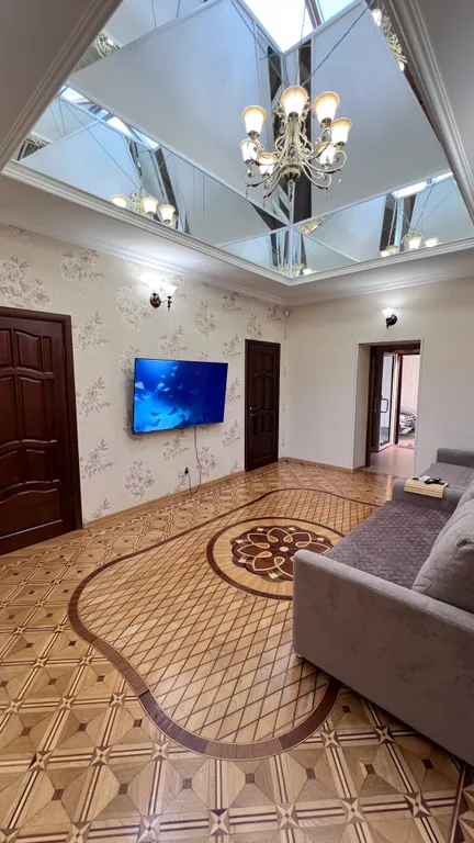 Шикарный дом в центре города с баней и бассейном