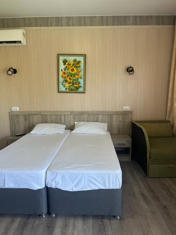 Коттедж Апартаменты двух комнатные с видом на море — аренда посуточно в Феодосия