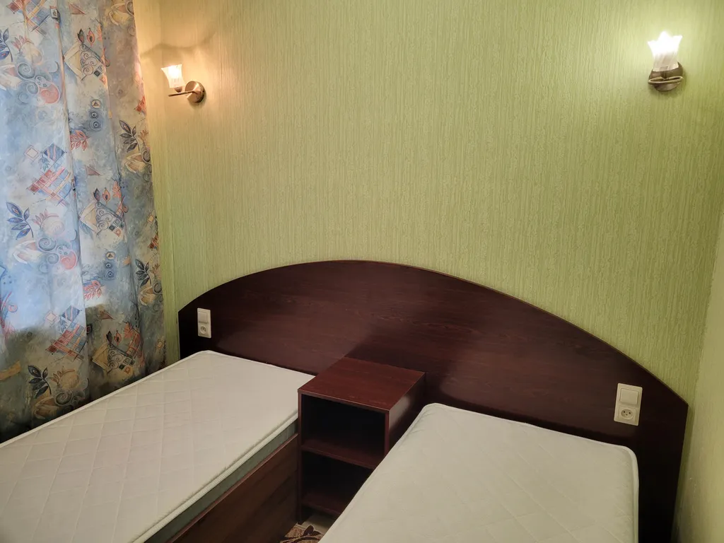 Студия с тремя спальнями, двумя с/у