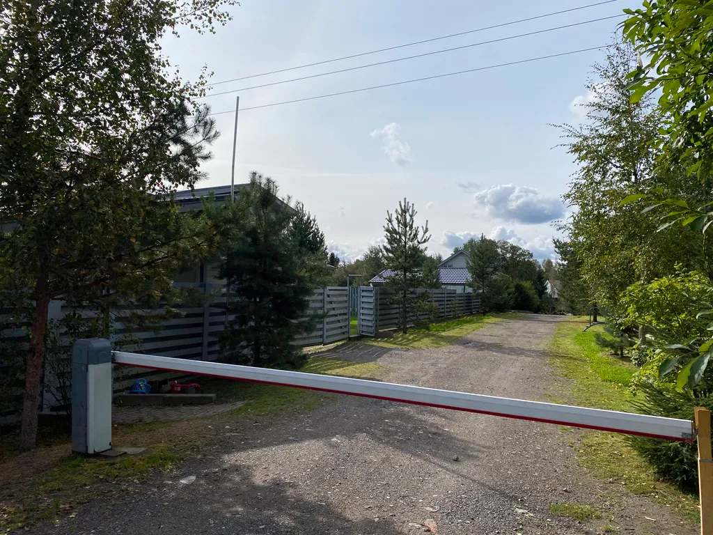 Коттедж у озера