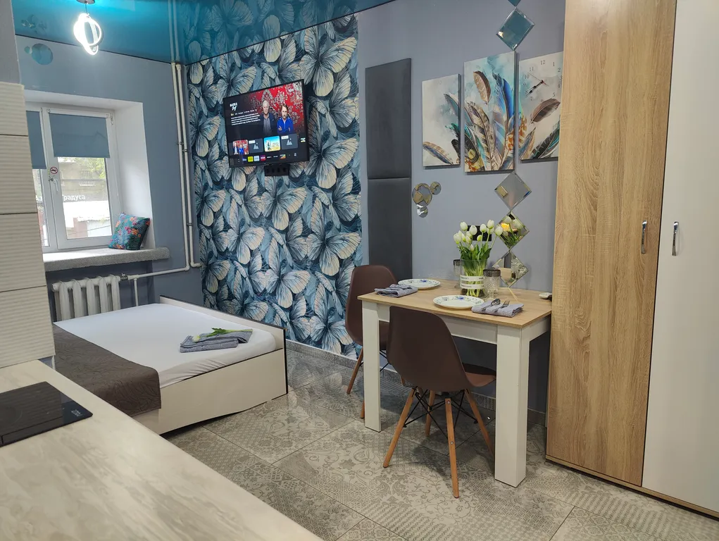 Квартира Отличная студия напротив Сибади в центре Нефтяников — Омск