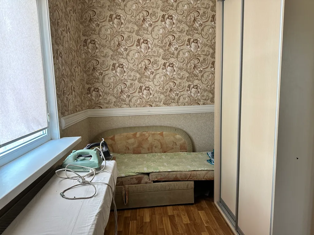 Дом под ключ с бассейном и стоянкой во дворе для 3 автомобилей у гипермаркета