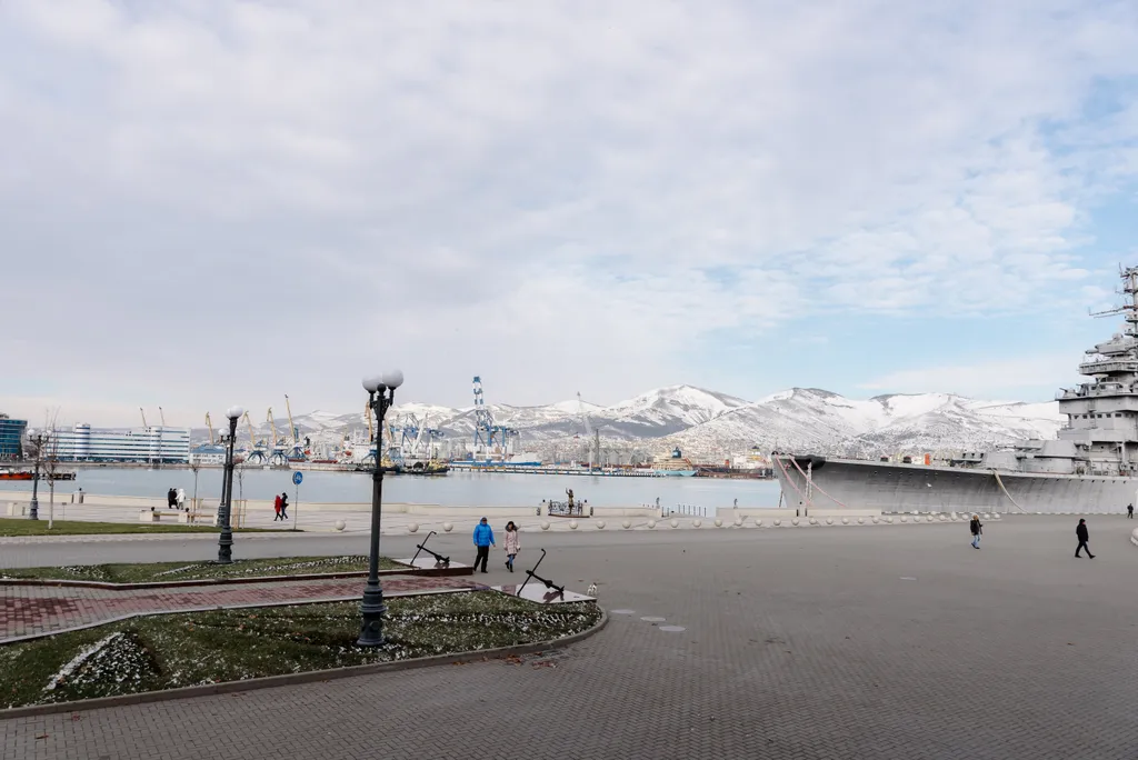 Квартира Стильная квартира с видом на море и крейсер — Новороссийск