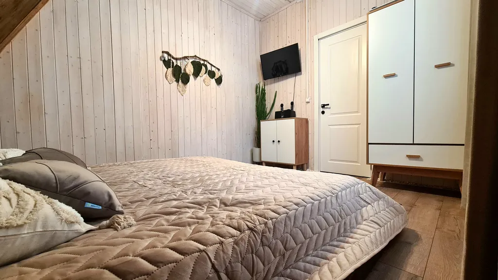 З-комнатный дом У Озера в лесу