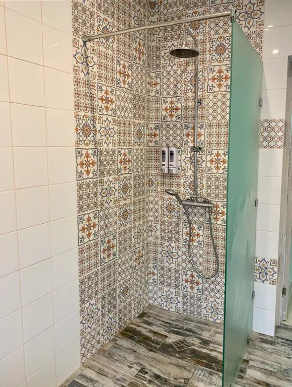 Коттедж Домик в деревне с джакузи — Раково