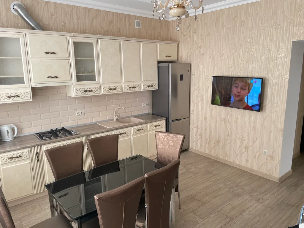 Апартаменты с двумя спальнями в элитном доме в центре рядом с парком