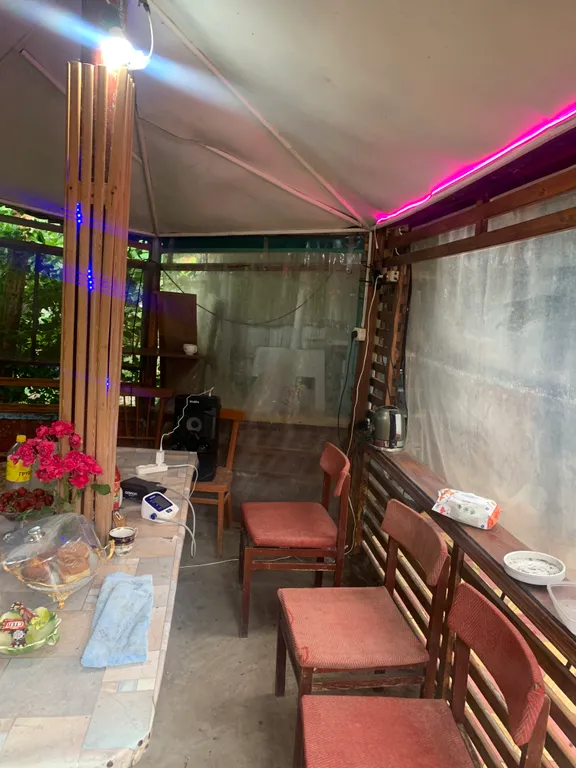 Деревенский дом, в восьми километрах от Каспийского моря