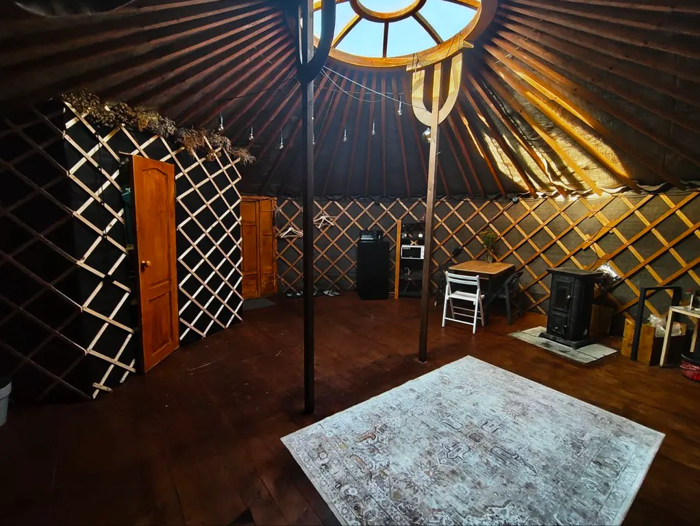 Коттедж Дом в виде юрты с травяной баней — Каблуково