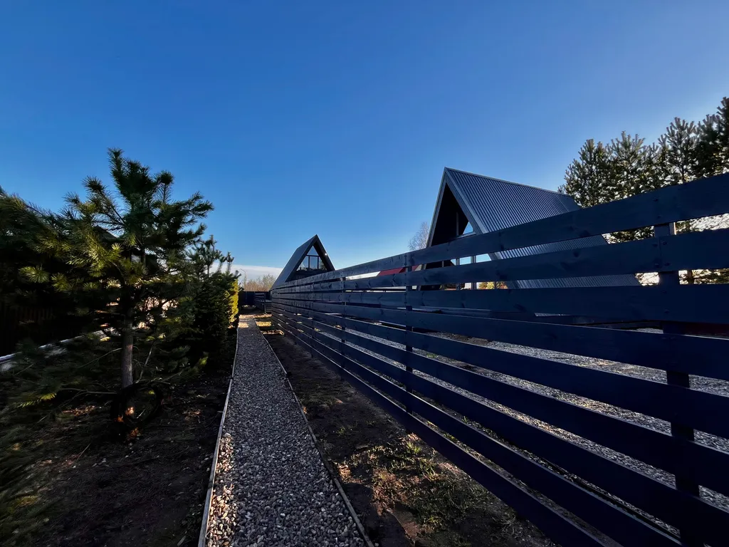 Домик у реки с банным чаном и сап-бордами