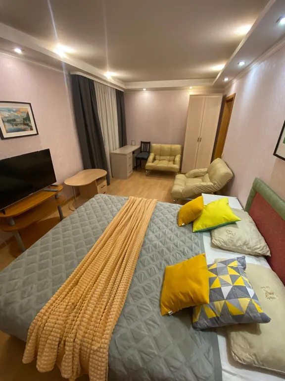 1-комнатная видовая квартира недалёко от центра города