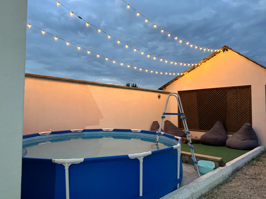 Коттедж Тихий, уютный домик на семью — аренда посуточно в Заозёрное