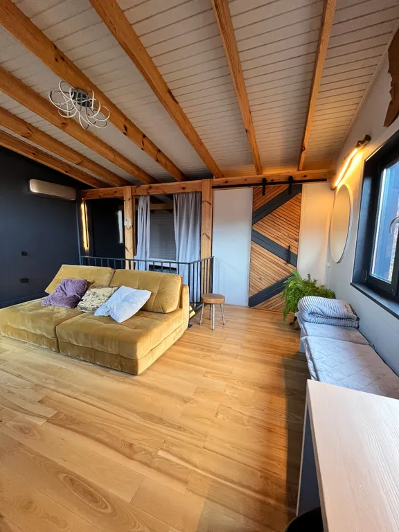 Уединенный эко-дом с видом на горы