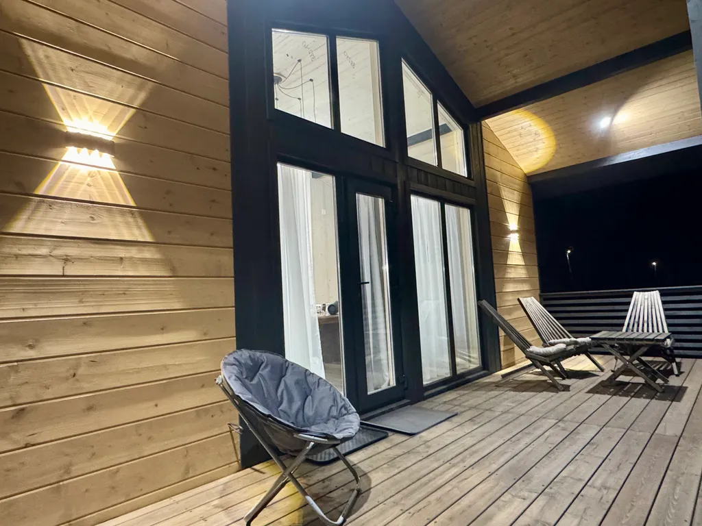 Коттедж у озера