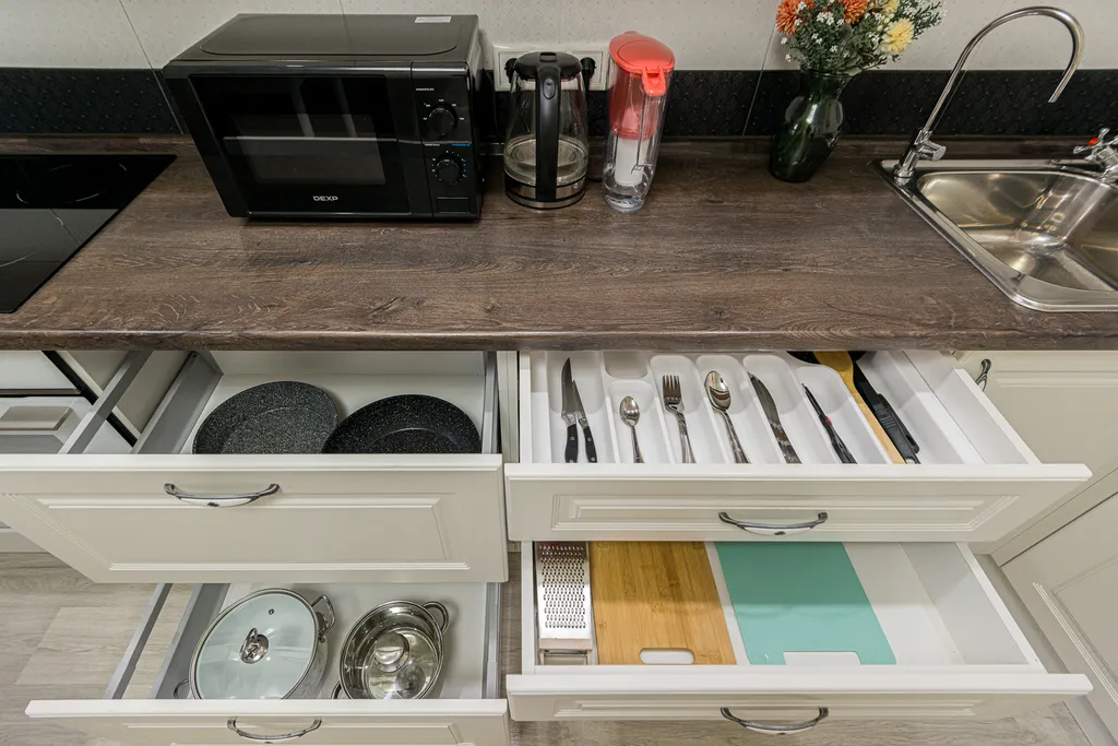 В центре у ТЦ Мега Молл, кондиционер, гостиничный сервис, бесконтактно