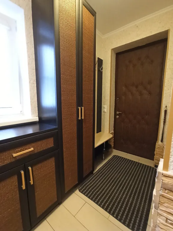 Квартира с отдельным входом и личным гаражом