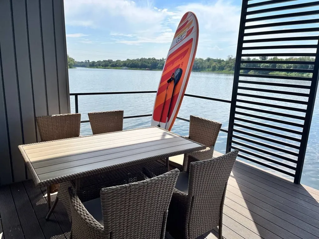 Дом Выпь нa pеке Cаpатoвка