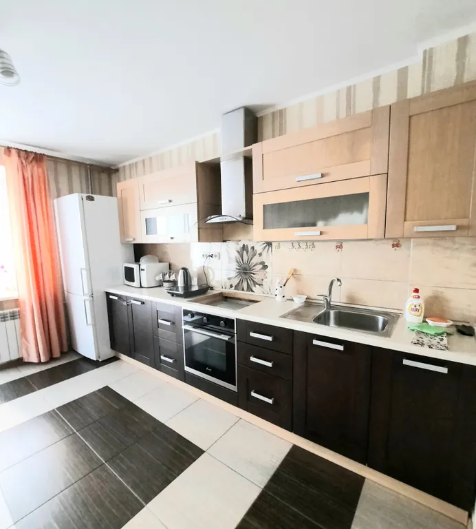 Apartlux Зефир 2-комнатная просторная квартира на С.Разина