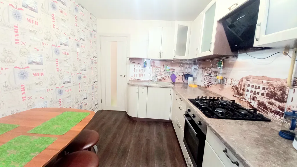 Трёхкомнатная квартира в районе жд вокзала