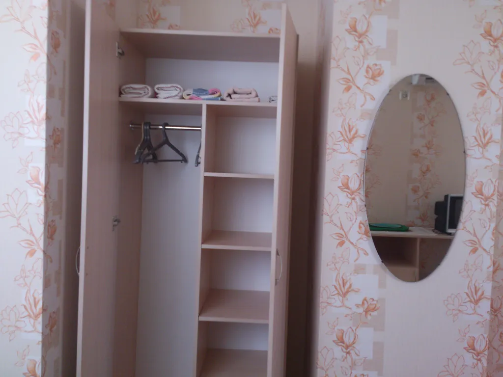 Просторная комната с кондиционером в частном доме