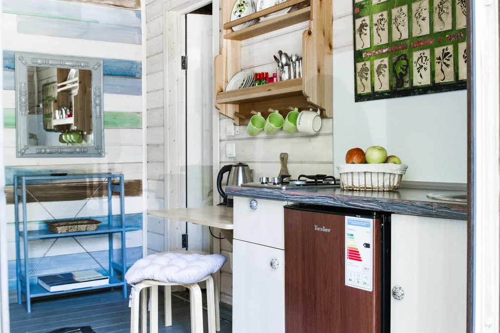 Дом в тени многолетнего дуба